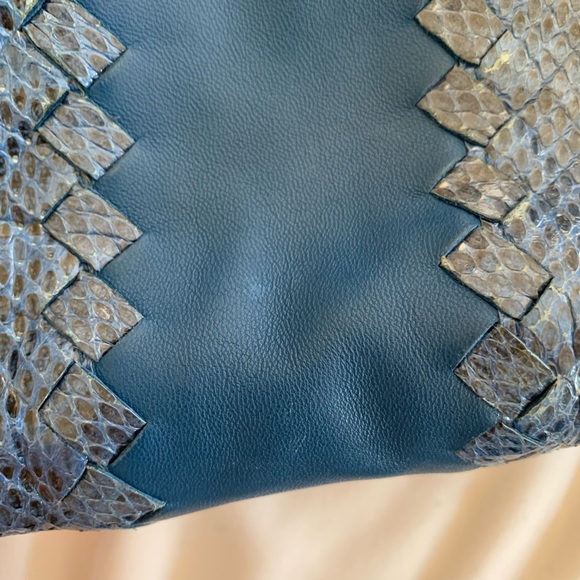 BOTTEGA VENETA Blue Leather Python Trimmed Intrecciato Crossbody Bag - Picture 3 of 14